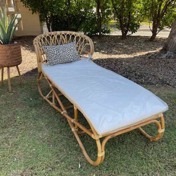 Chaise Rattan Lounge