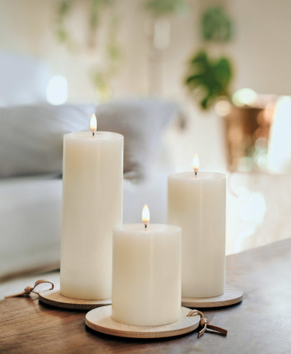 Uyuni Pillar Ivory  Candle 7.8 x 15.2 h cm Remote Enabled - Image 2