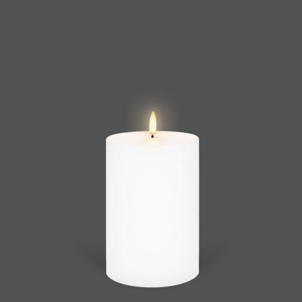 Uyuni Pillar Ivory Candle 10.1 x 15.2 h cm Remote Enabled