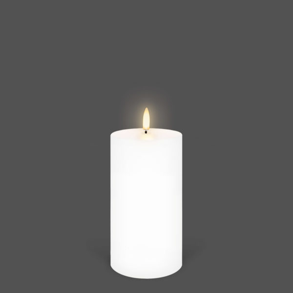 Uyuni Pillar White Candle 7.8 x 15.2 h cm Remote Enabled
